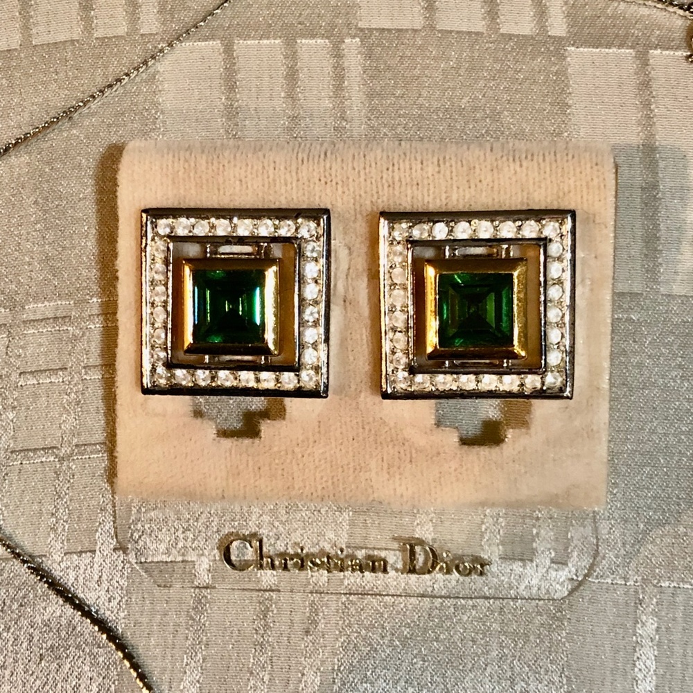 Christian Dior Emerald Green & Ice Clear Chrystal V-Necklace & Earring Set Vtg. - Picture 13 of 14